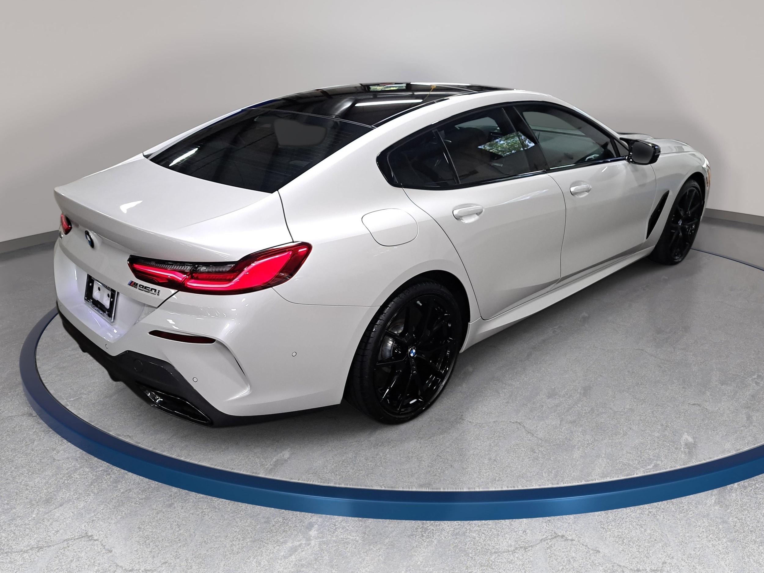 2026 BMW 8 Series M850i - Photo 5