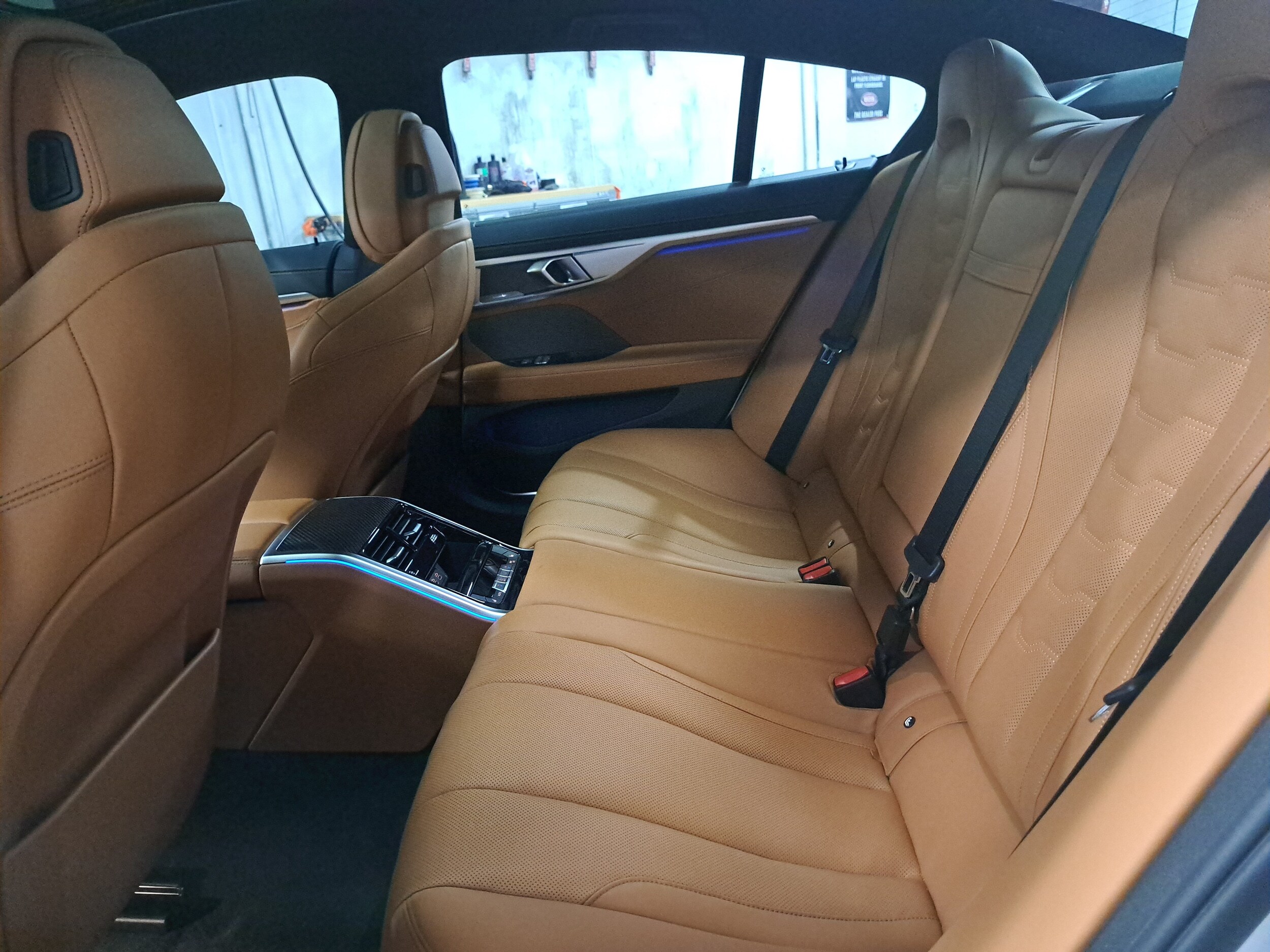 2026 BMW 8 Series M850i - Photo 13