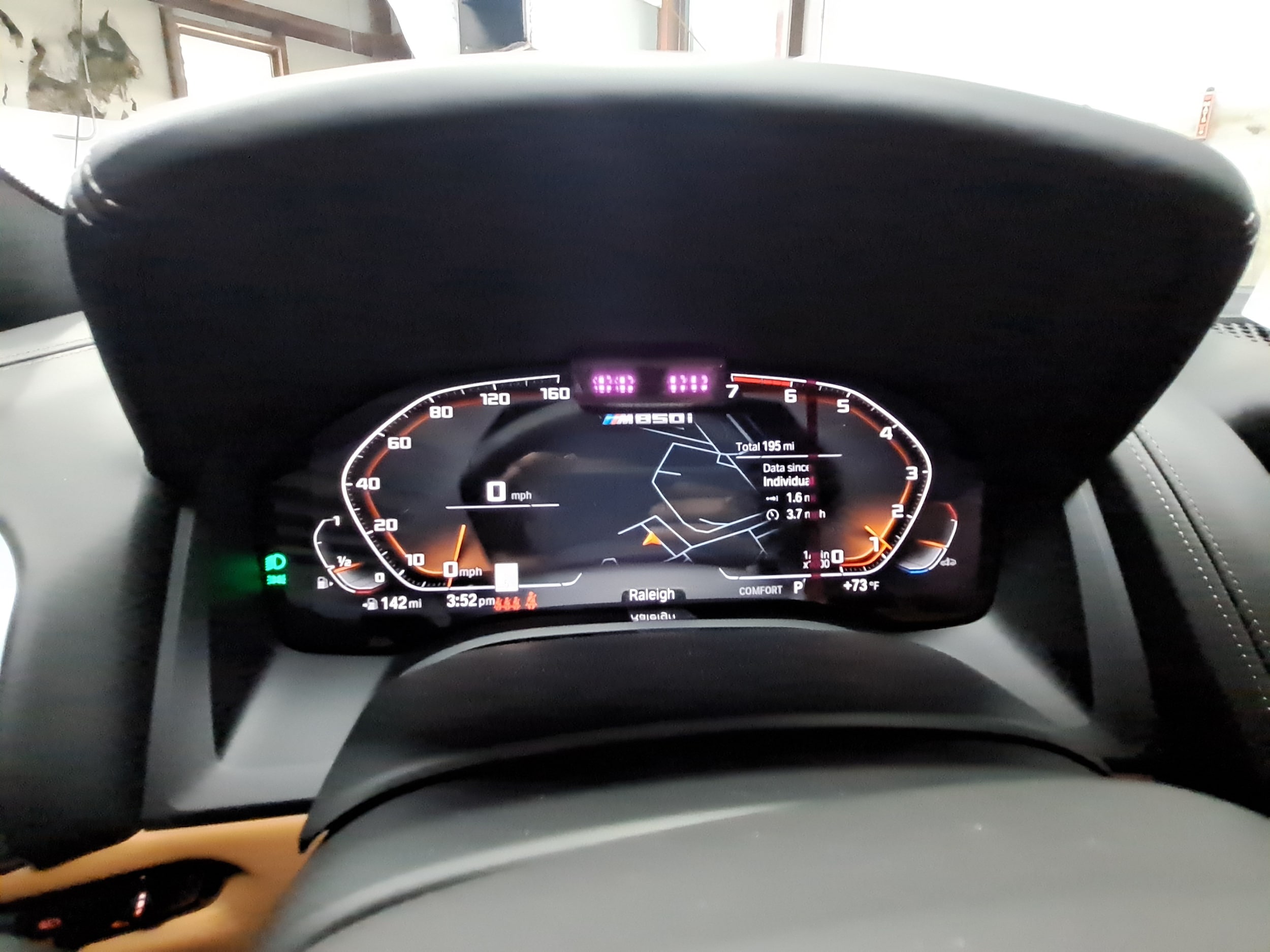 2026 BMW 8 Series M850i - Photo 18