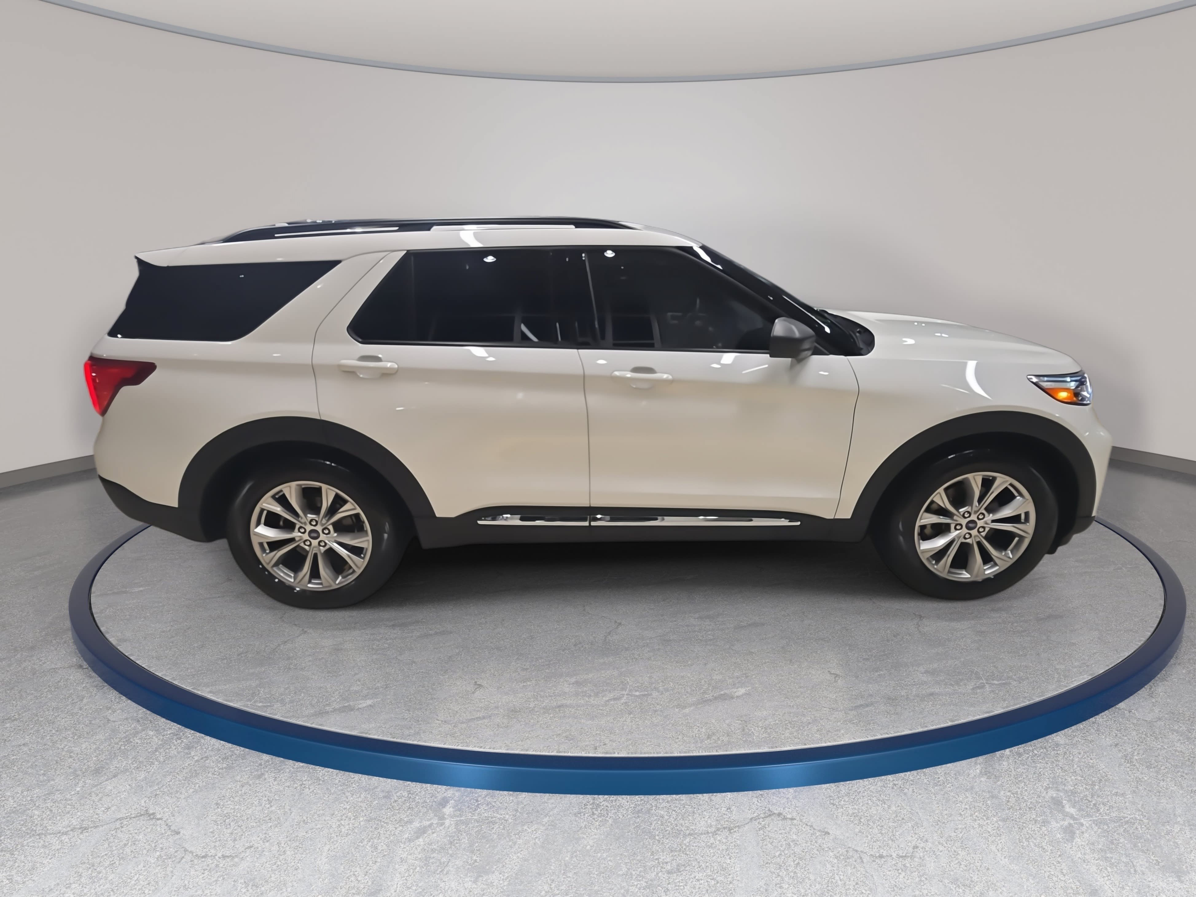Used 2023 Ford Explorer XLT