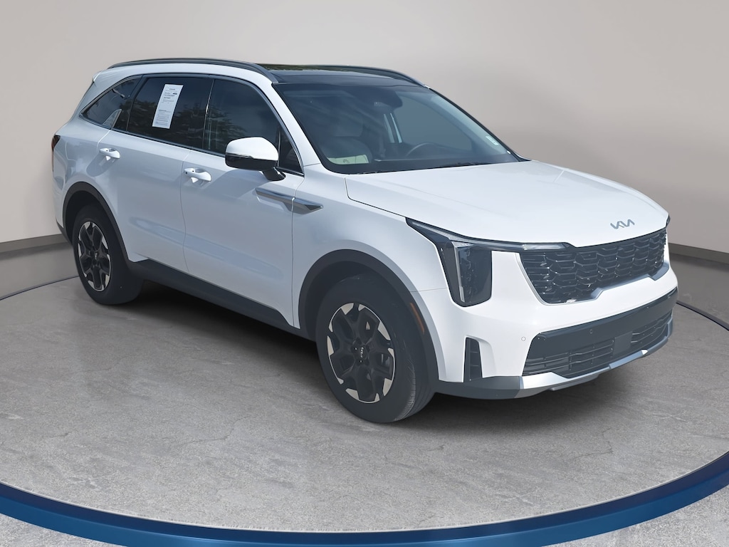 Used 2025 Kia Sorento S