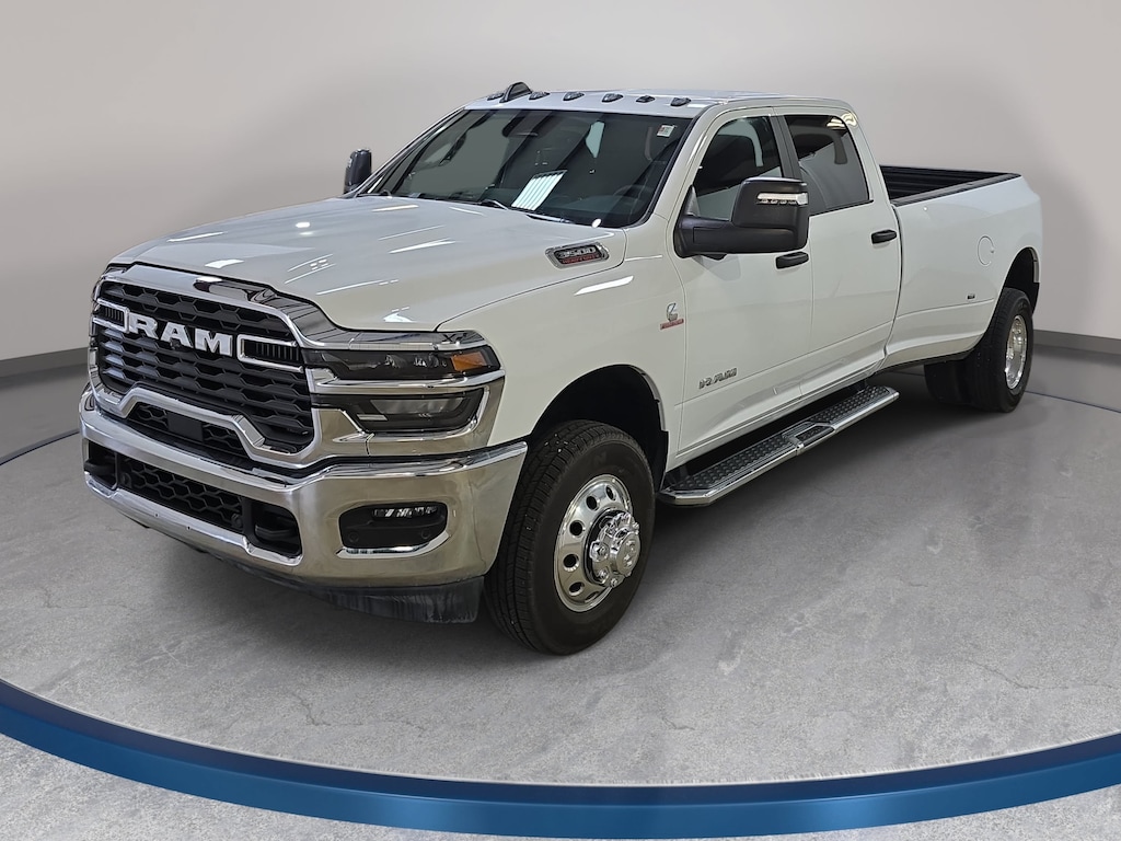 New 2026 Ram 3500 BIG HORN CREW CAB 4X4 8' BOX Pickup