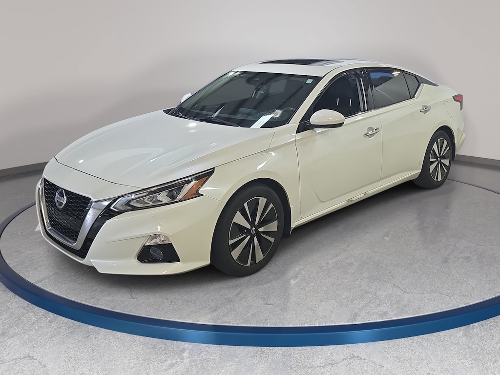 Used 2020 Nissan Altima 2.5 SV Sedan