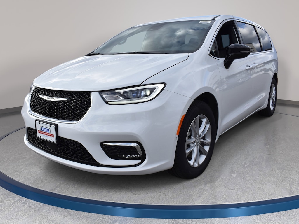 New 2026 Chrysler Pacifica SELECT Passenger Van