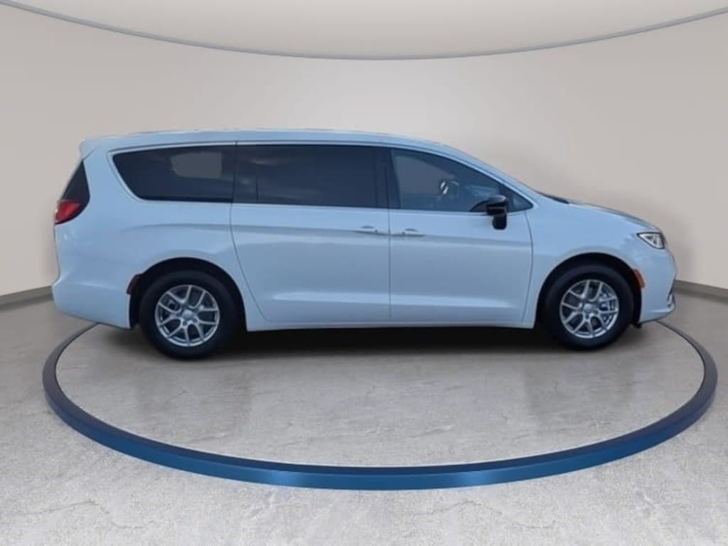 New 2026 Chrysler Pacifica SELECT Passenger Van