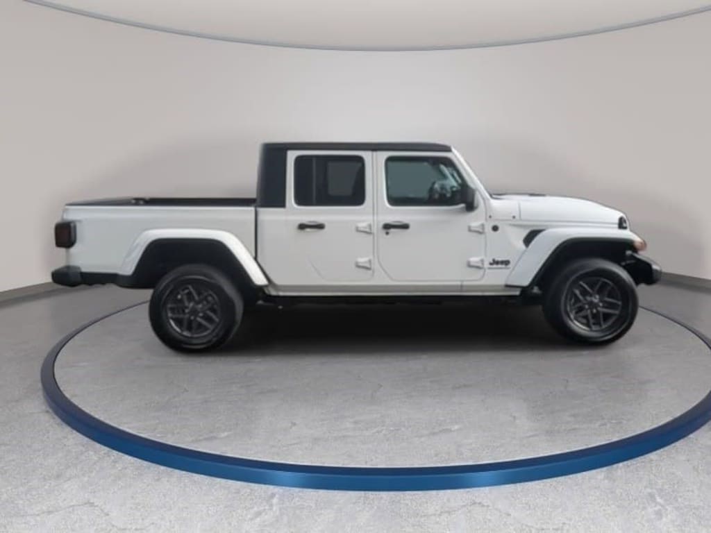 New 2026 Jeep Gladiator SPORT S 4X4 Pickup