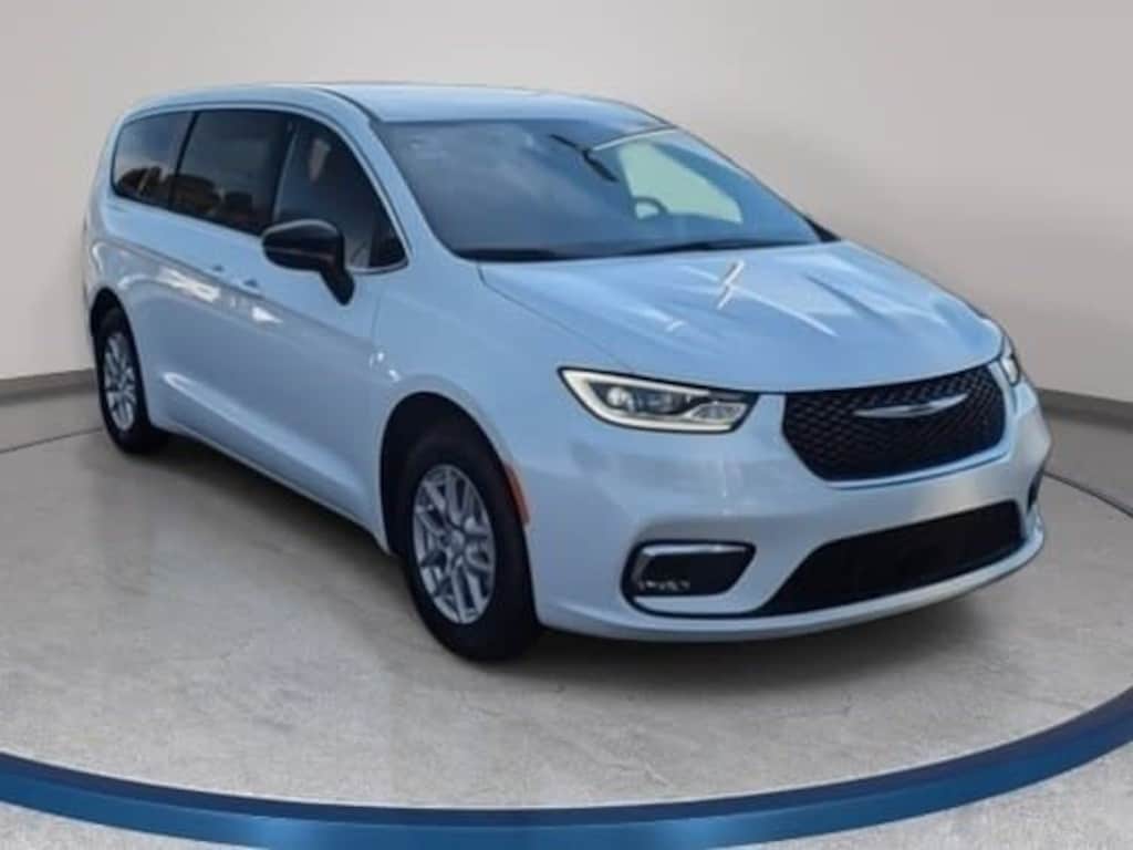 New 2026 Chrysler Pacifica SELECT Passenger Van