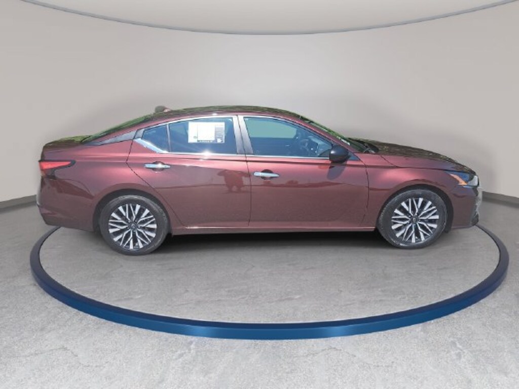 Used 2025 Nissan Altima SV Sedan