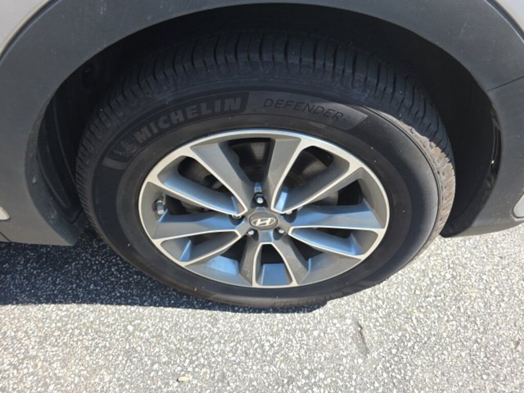 Used 2017 Hyundai Santa Fe SE SUV