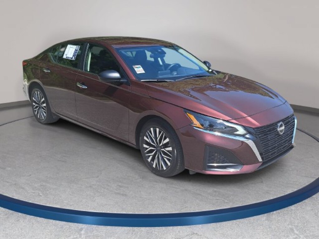 Used 2025 Nissan Altima SV Sedan