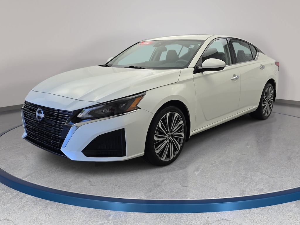 Used 2023 Nissan Altima 2.5 SL Sedan