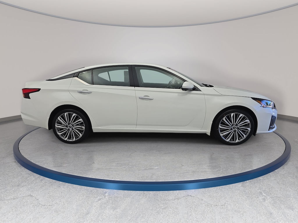 Used 2023 Nissan Altima 2.5 SL Sedan