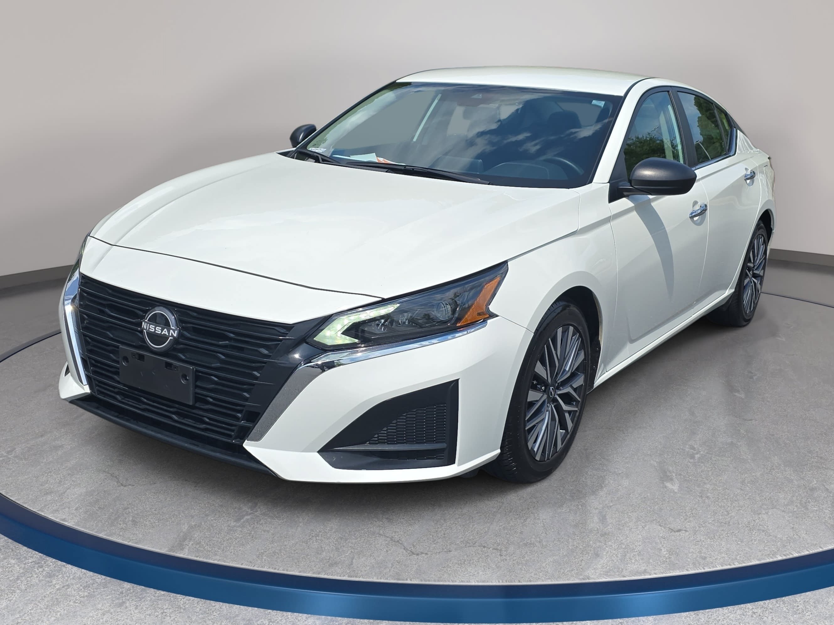 Used 2025 Nissan Altima SV Sedan