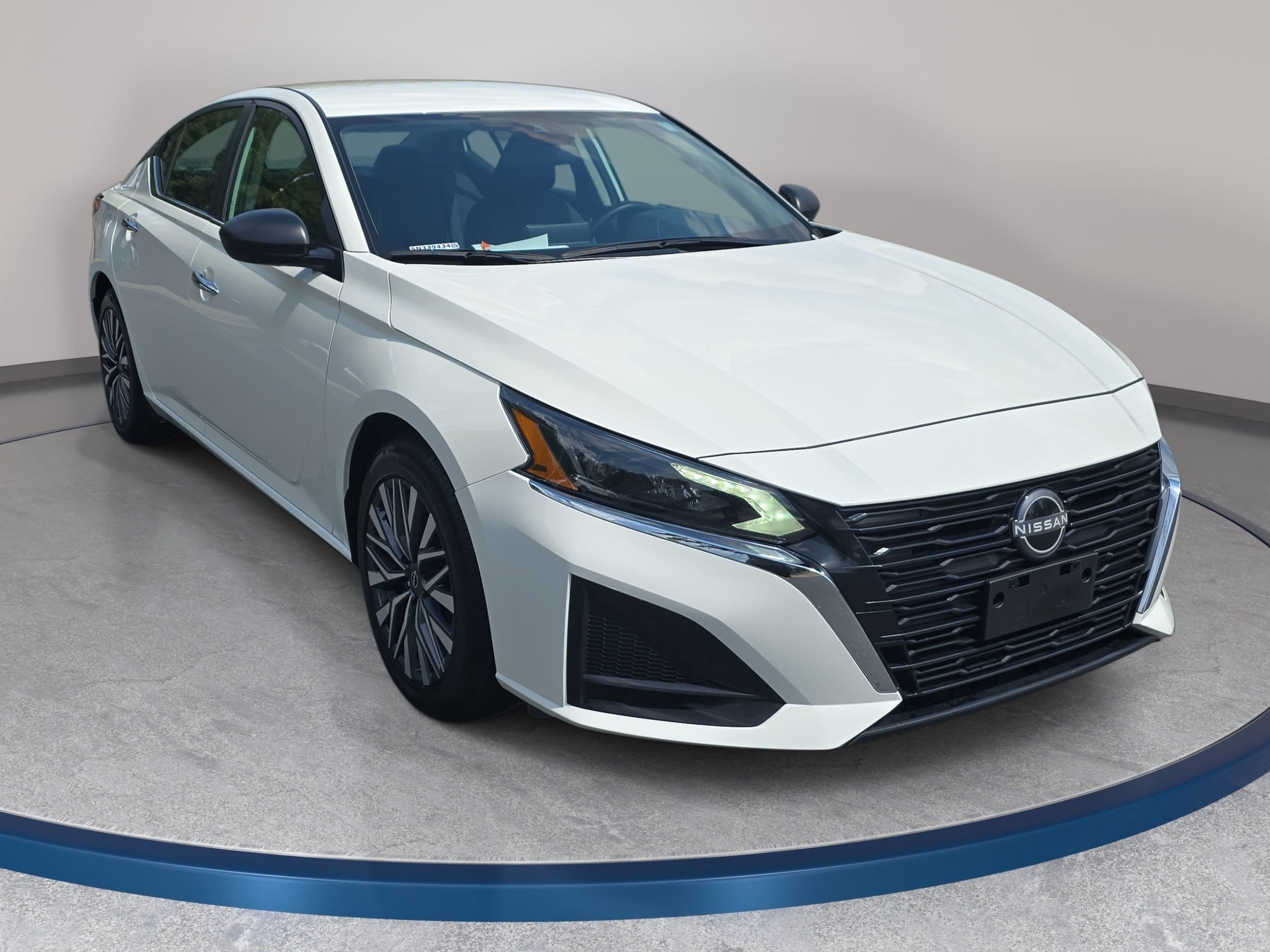 Used 2025 Nissan Altima SV Sedan
