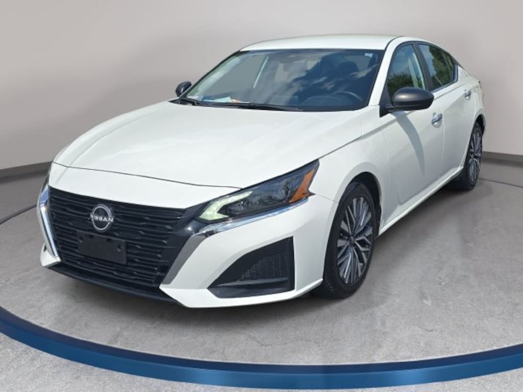 Used 2025 Nissan Altima SV Sedan