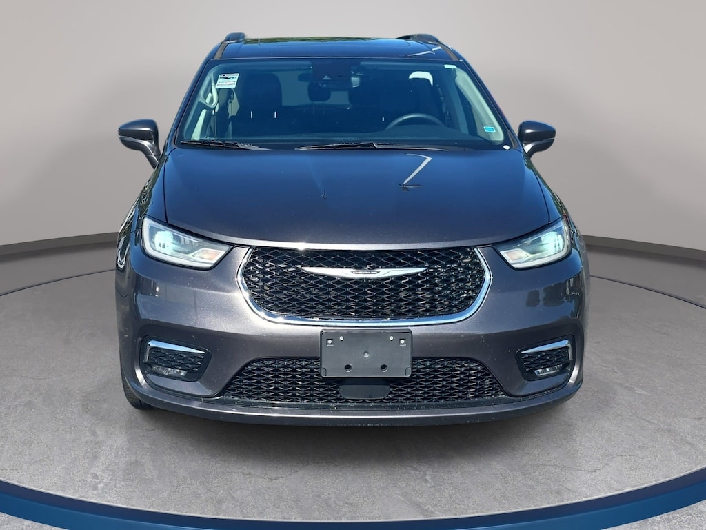 Used 2022 Chrysler Pacifica Touring L Van Passenger Van