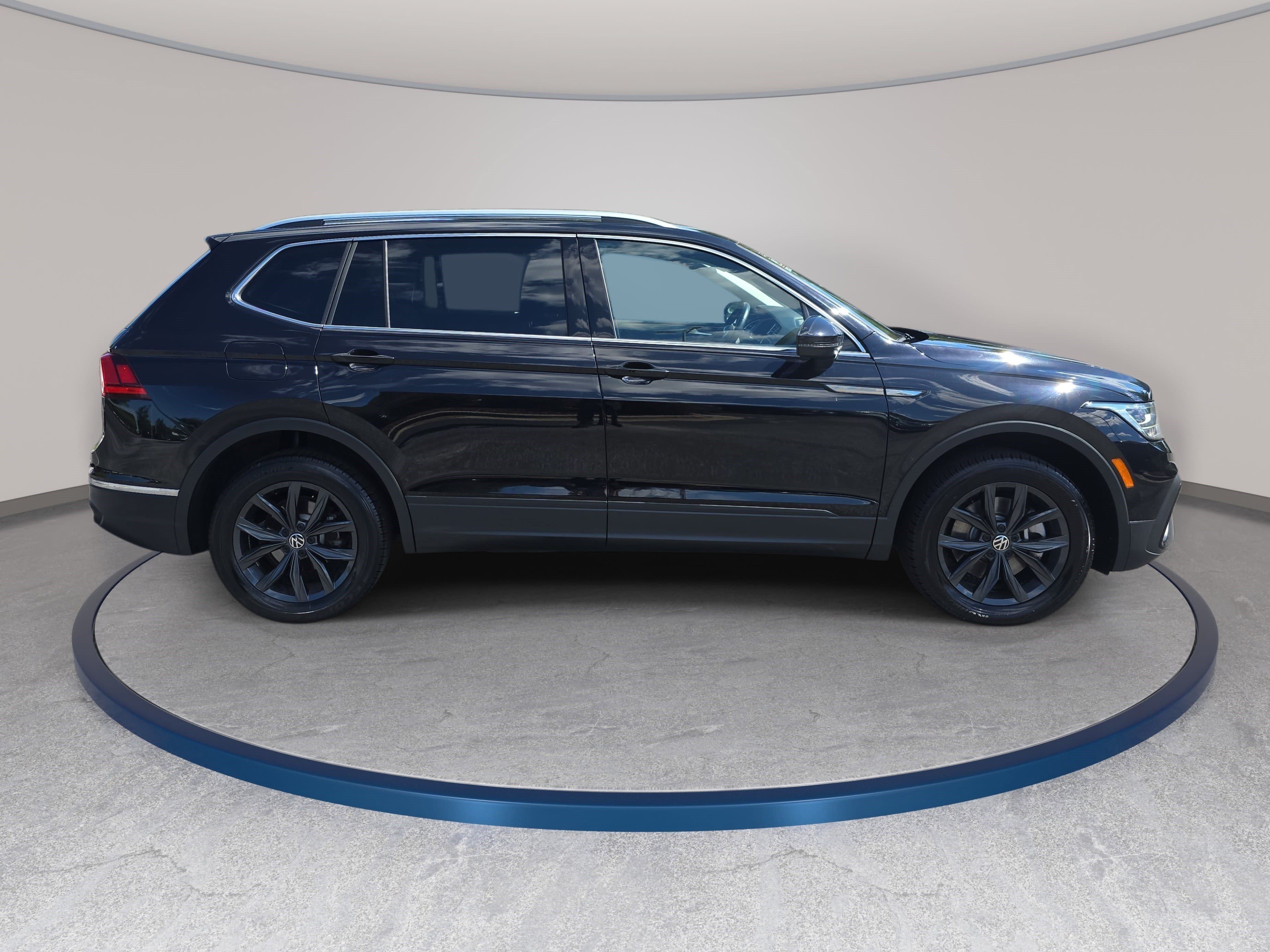 Used 2024 Volkswagen Tiguan 2.0T SE SUV