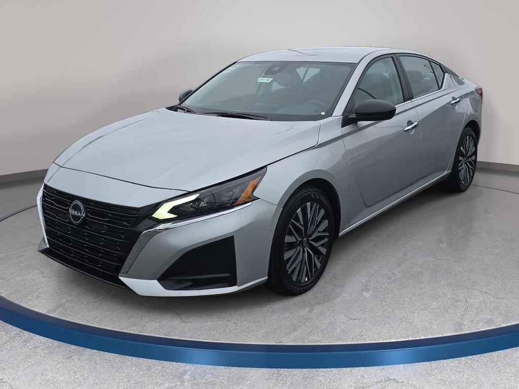Used 2025 Nissan Altima SV Sedan