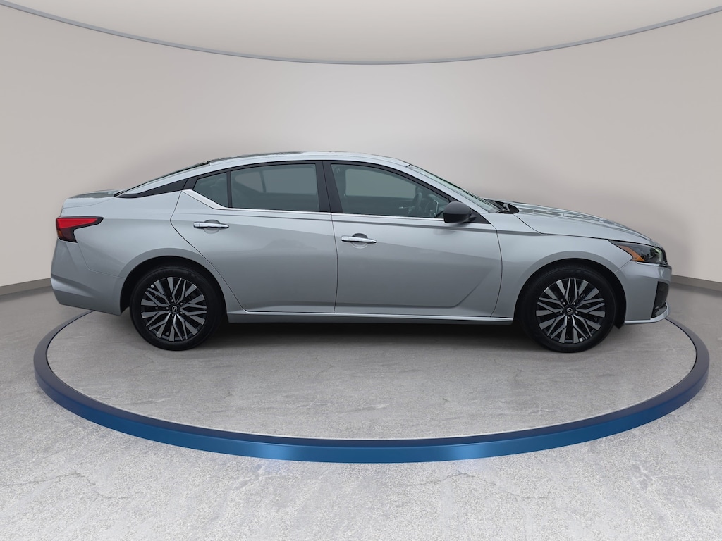 Used 2025 Nissan Altima SV Sedan