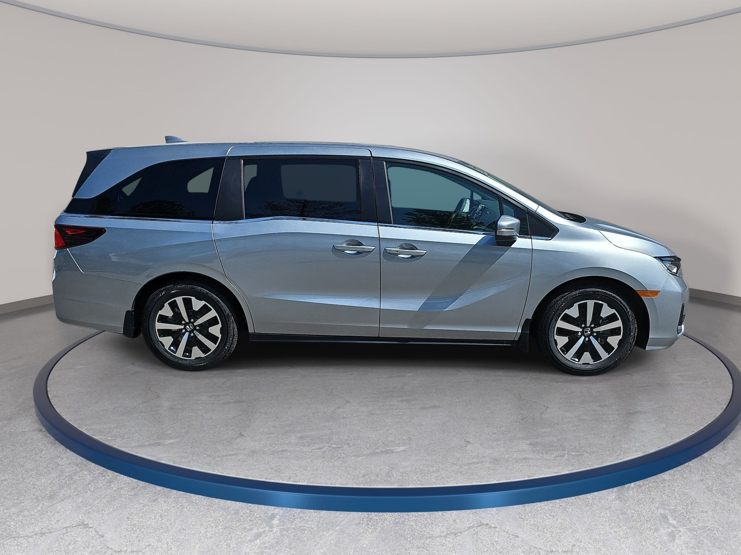 2026 Honda Odyssey EX-L - Photo 4