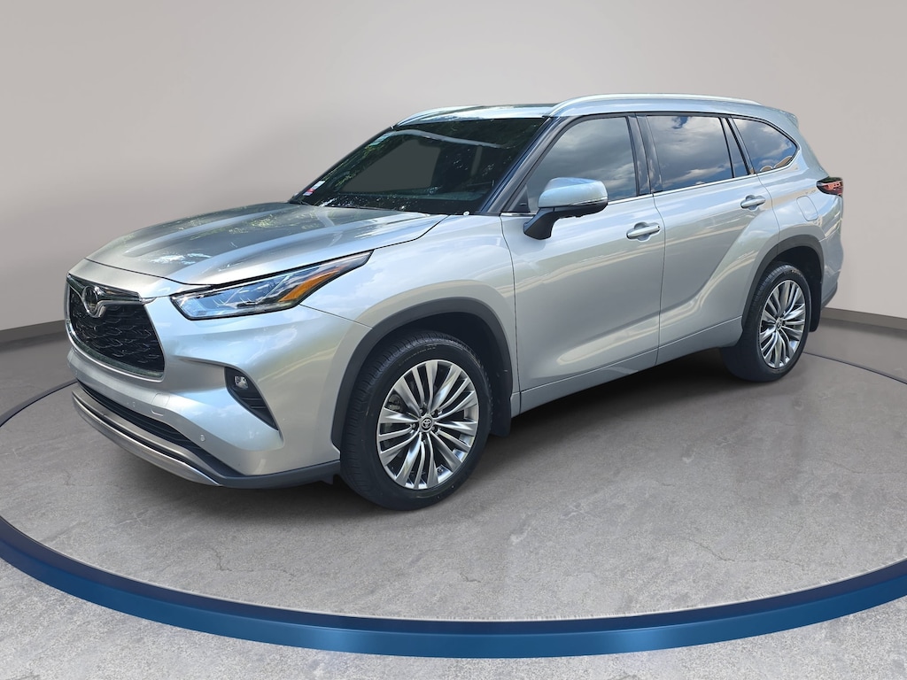 Used 2024 Toyota Highlander Platinum SUV