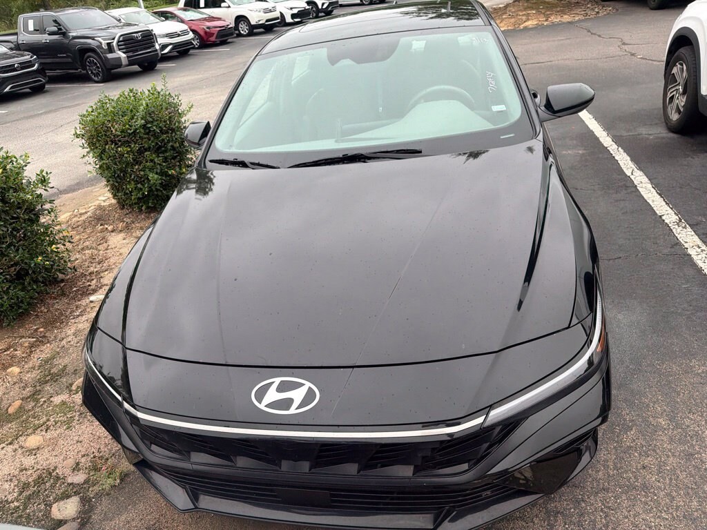 Used 2025 Hyundai Elantra SEL Convenience Sedan