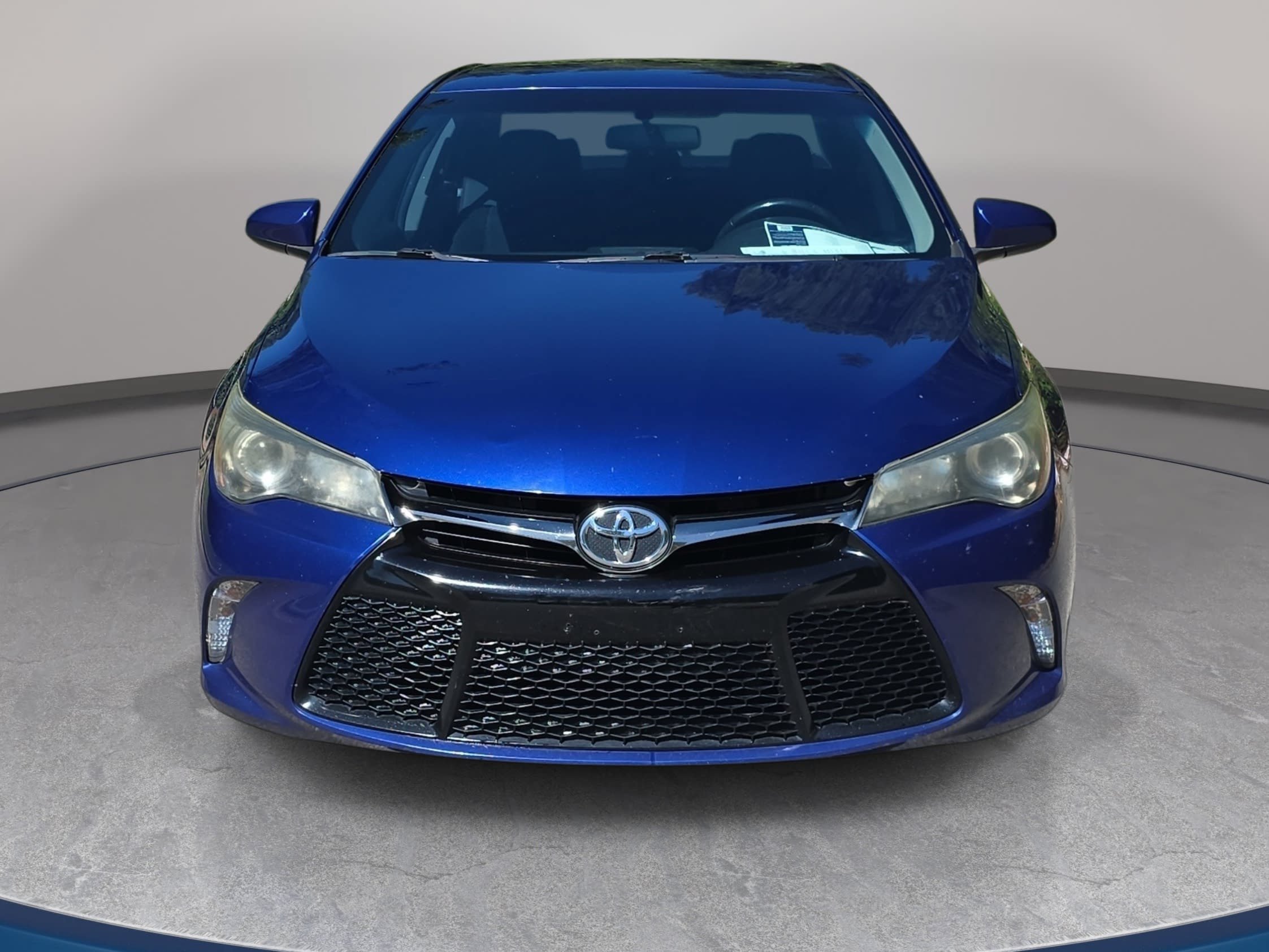 Used 2015 Toyota Camry SE Sedan
