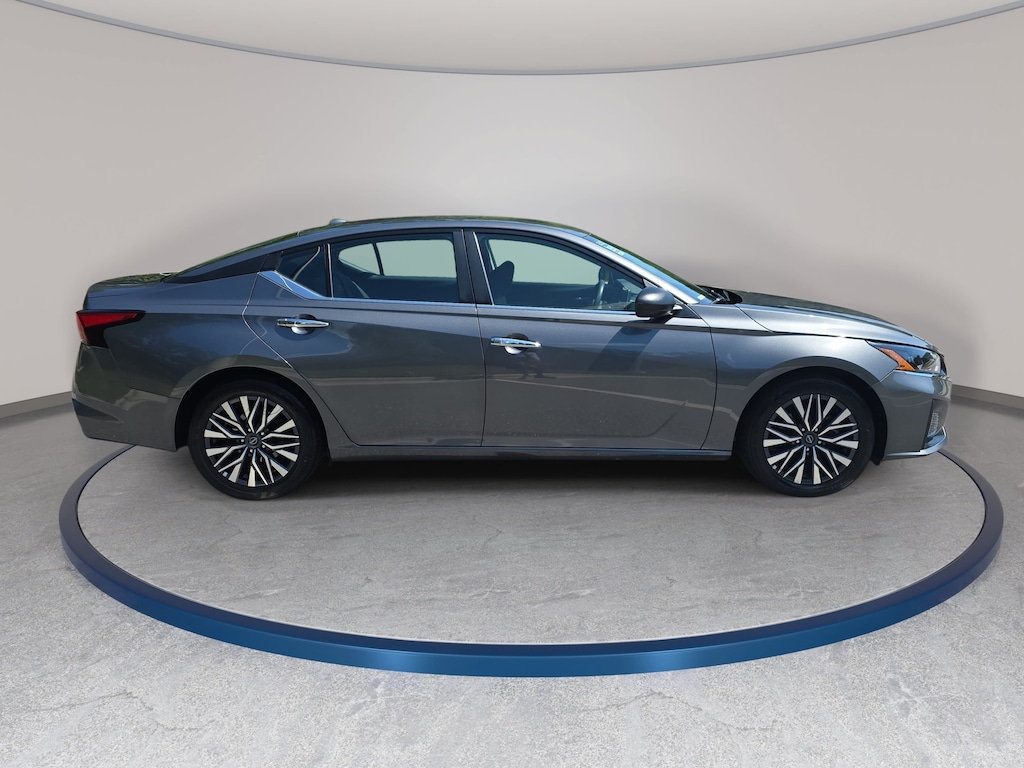 Used 2025 Nissan Altima SV Sedan
