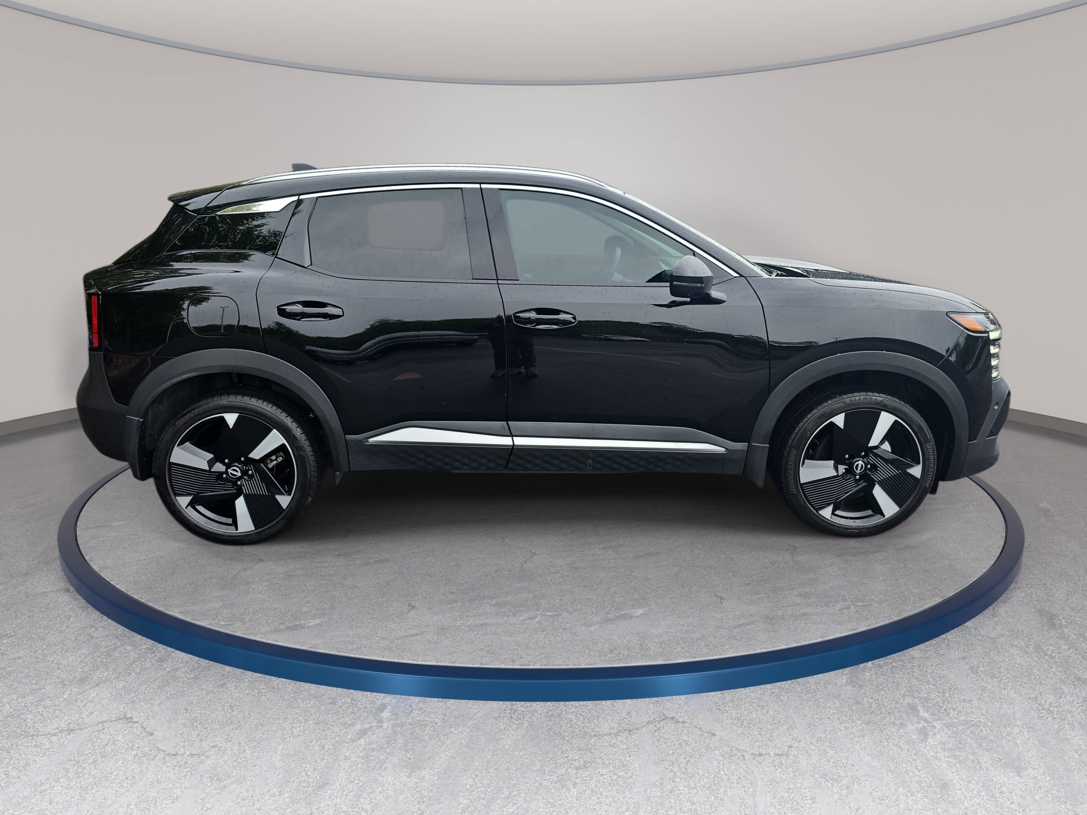 Used 2025 Nissan Kicks SR SUV