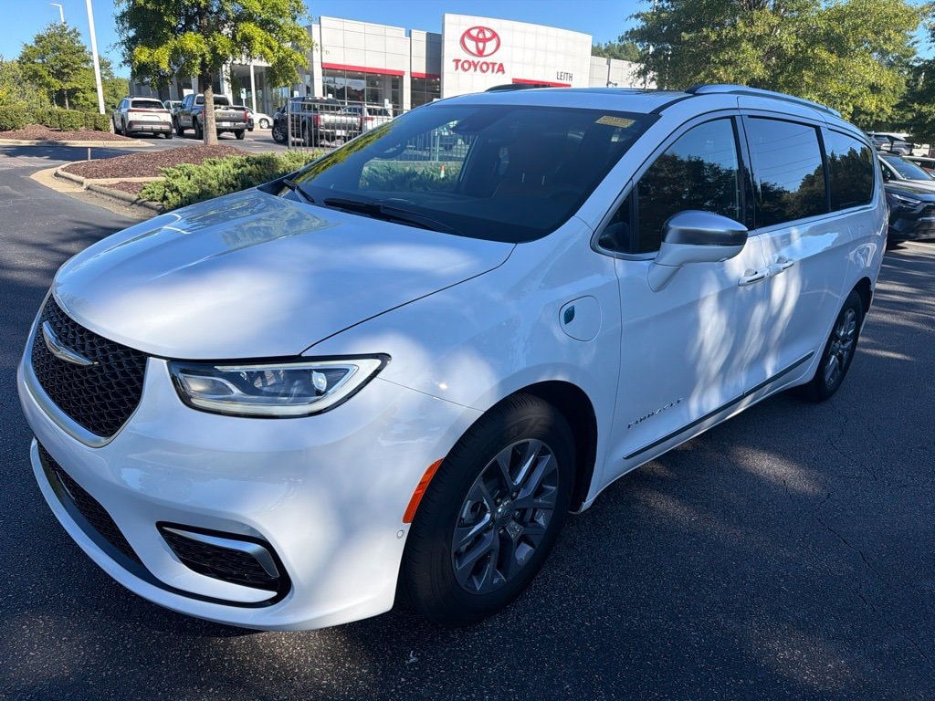 Used 2024 Chrysler Pacifica Plug-In Hybrid Pinnacle Van Passenger Van