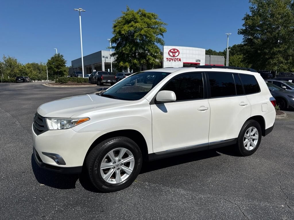 Used 2013 Toyota Highlander Plus V6 SUV
