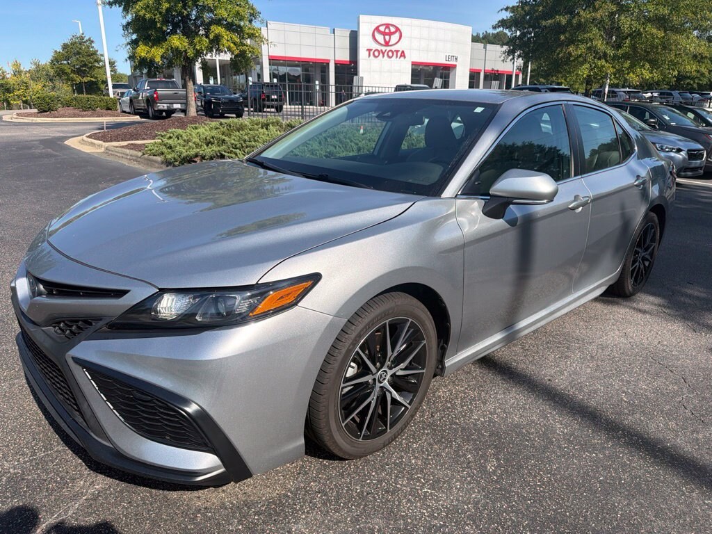 Used 2023 Toyota Camry Hybrid SE Sedan