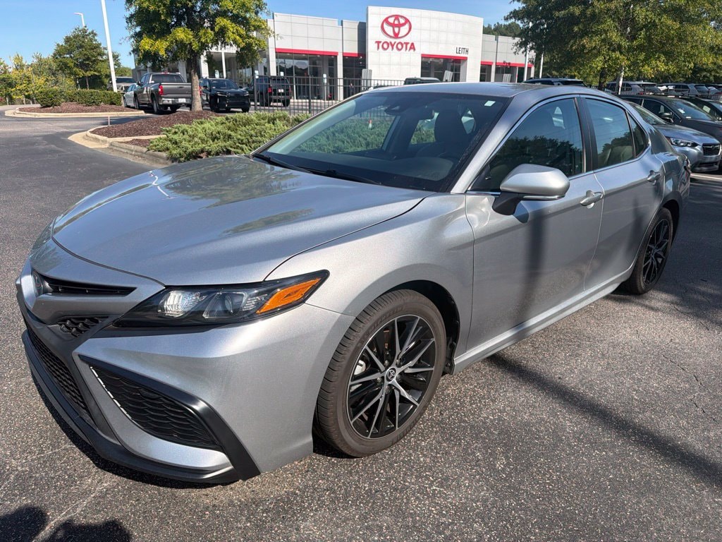 Used 2023 Toyota Camry Hybrid SE Sedan