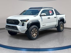 2026 Toyota Tacoma i-FORCE MAX Trailhunter Truck
