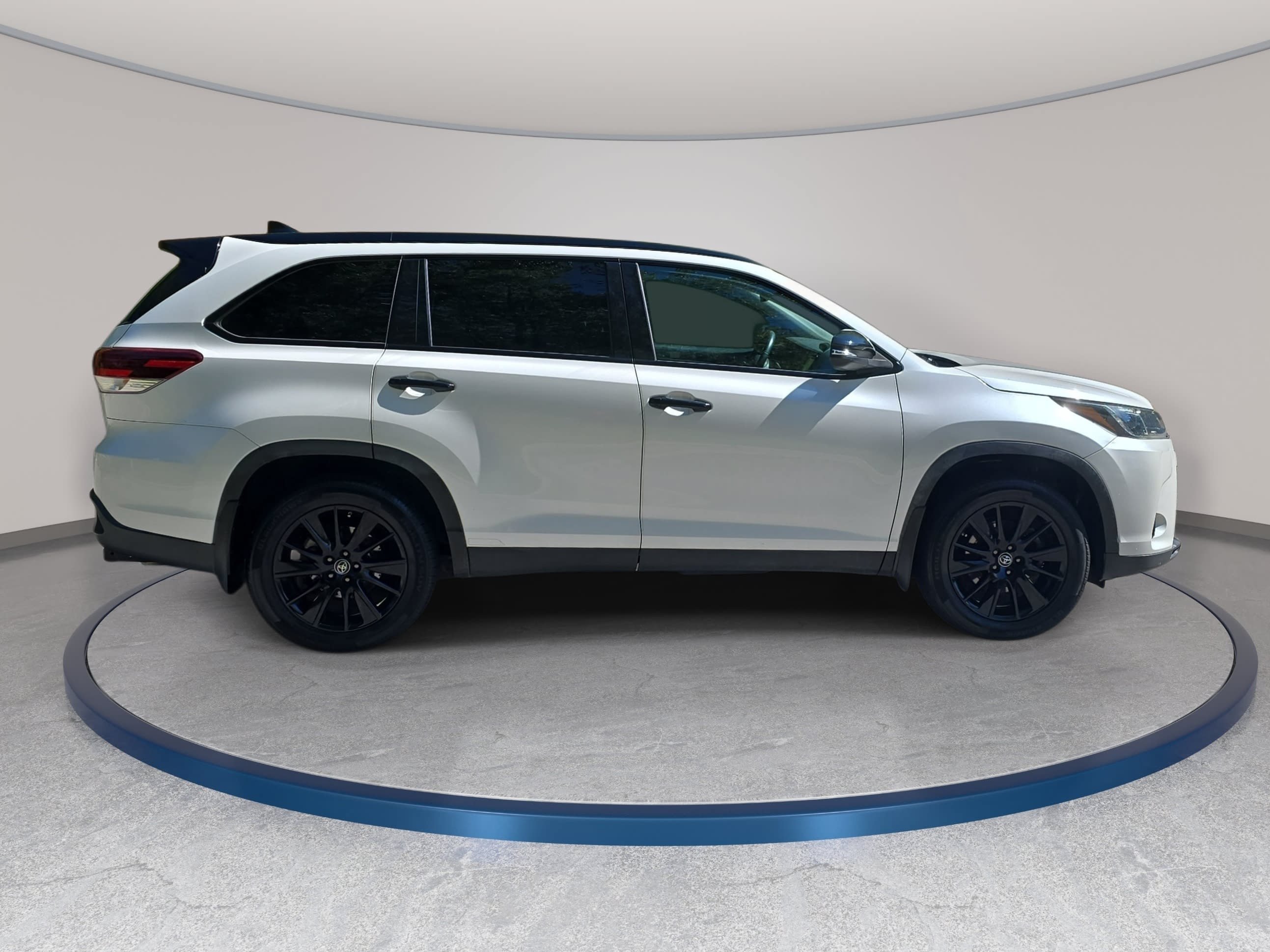 Used 2019 Toyota Highlander SE SE V6 AWD