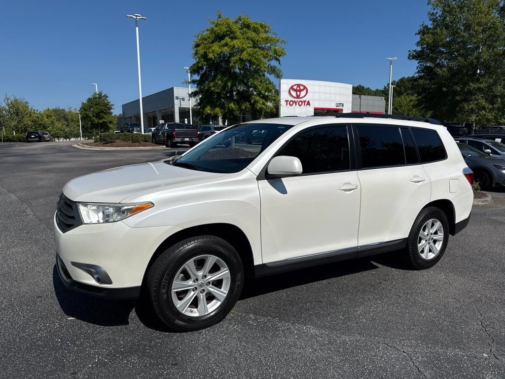 Used 2013 Toyota Highlander Plus V6 SUV