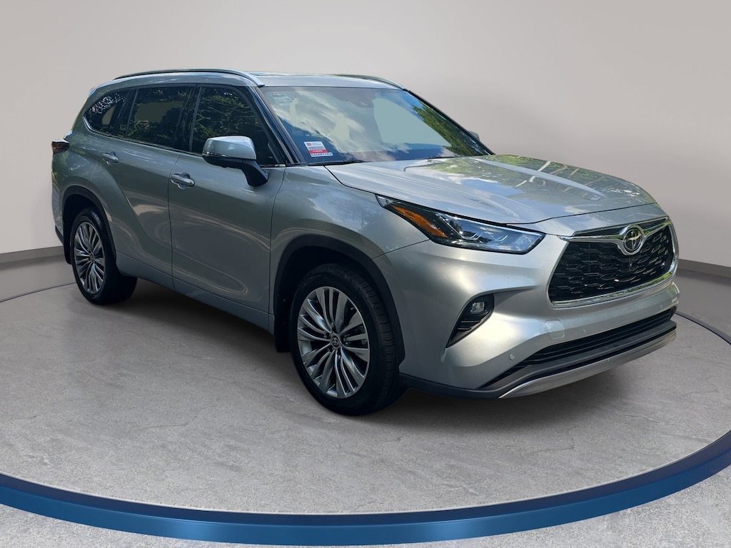 Used 2024 Toyota Highlander Platinum SUV