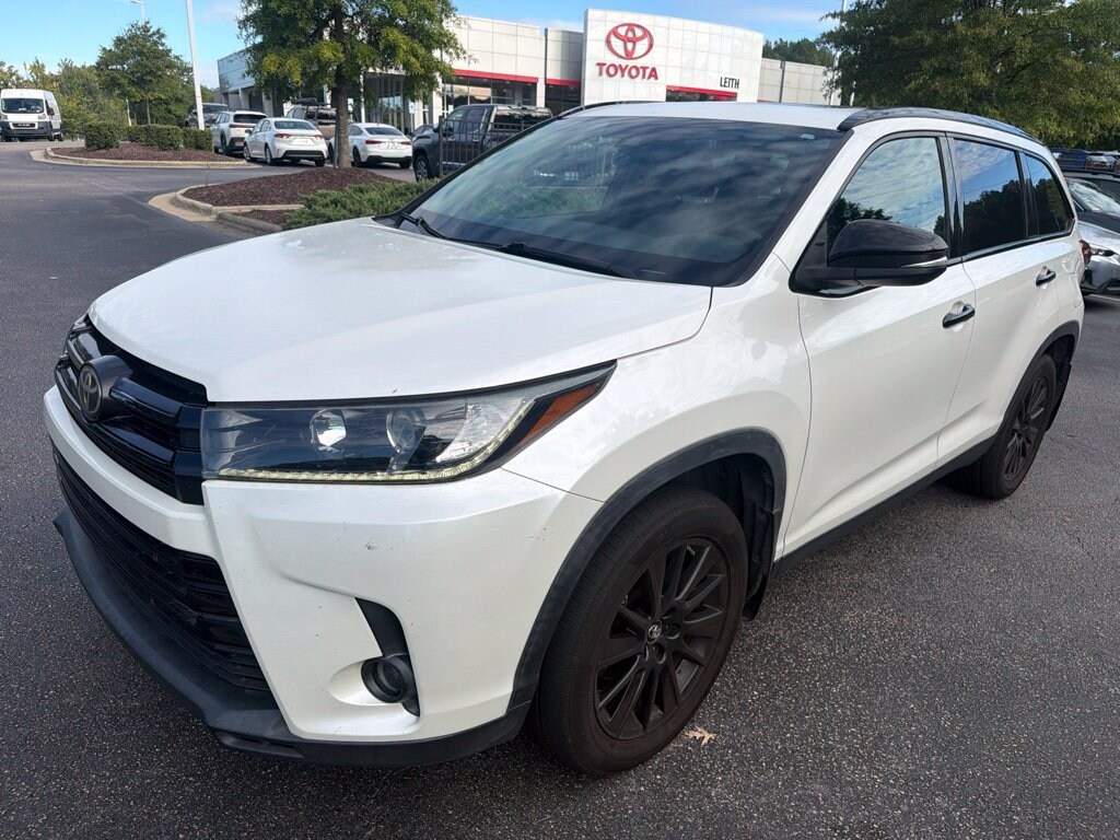 Used 2019 Toyota Highlander SE V6 SUV