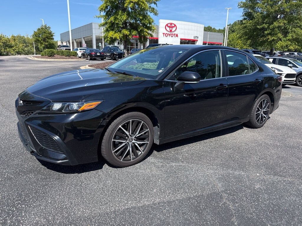 Used 2023 Toyota Camry SE Sedan