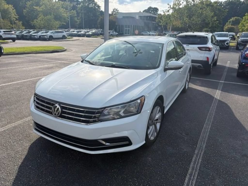 Used 2018 Volkswagen Passat 2.0T SE Sedan