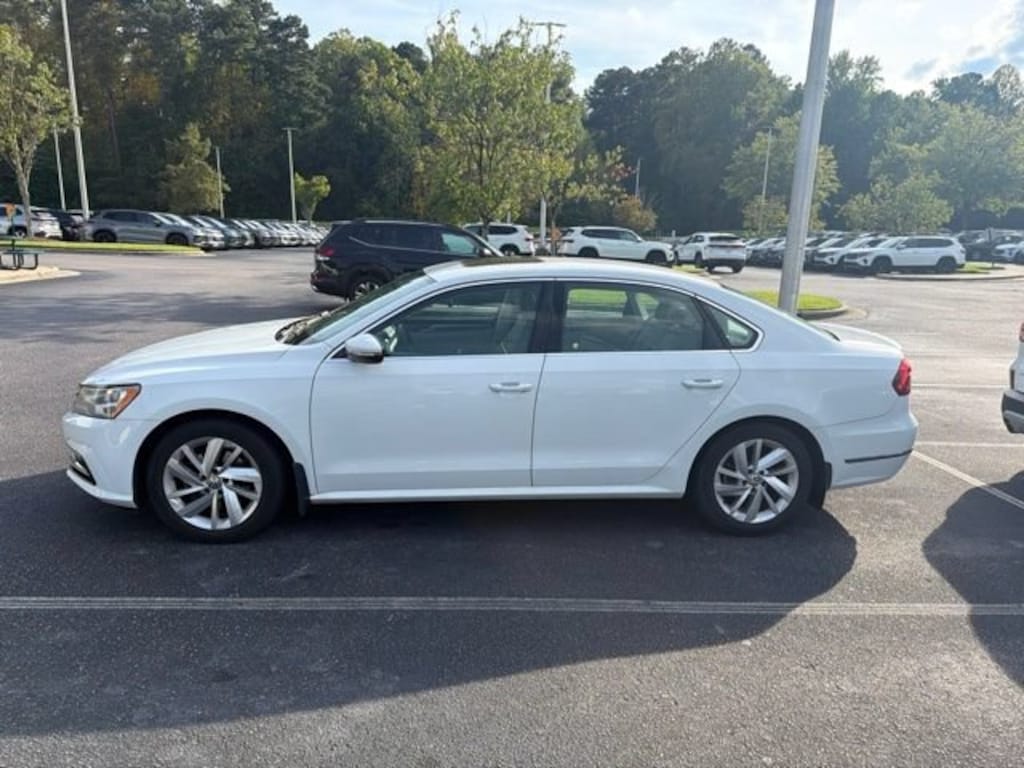 Used 2018 Volkswagen Passat 2.0T SE Sedan
