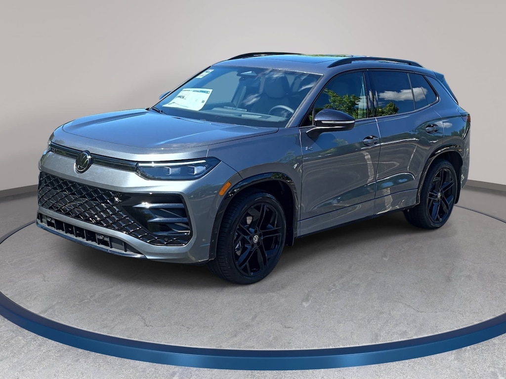 New 2026 Volkswagen Tiguan SE R-Line Black SUV