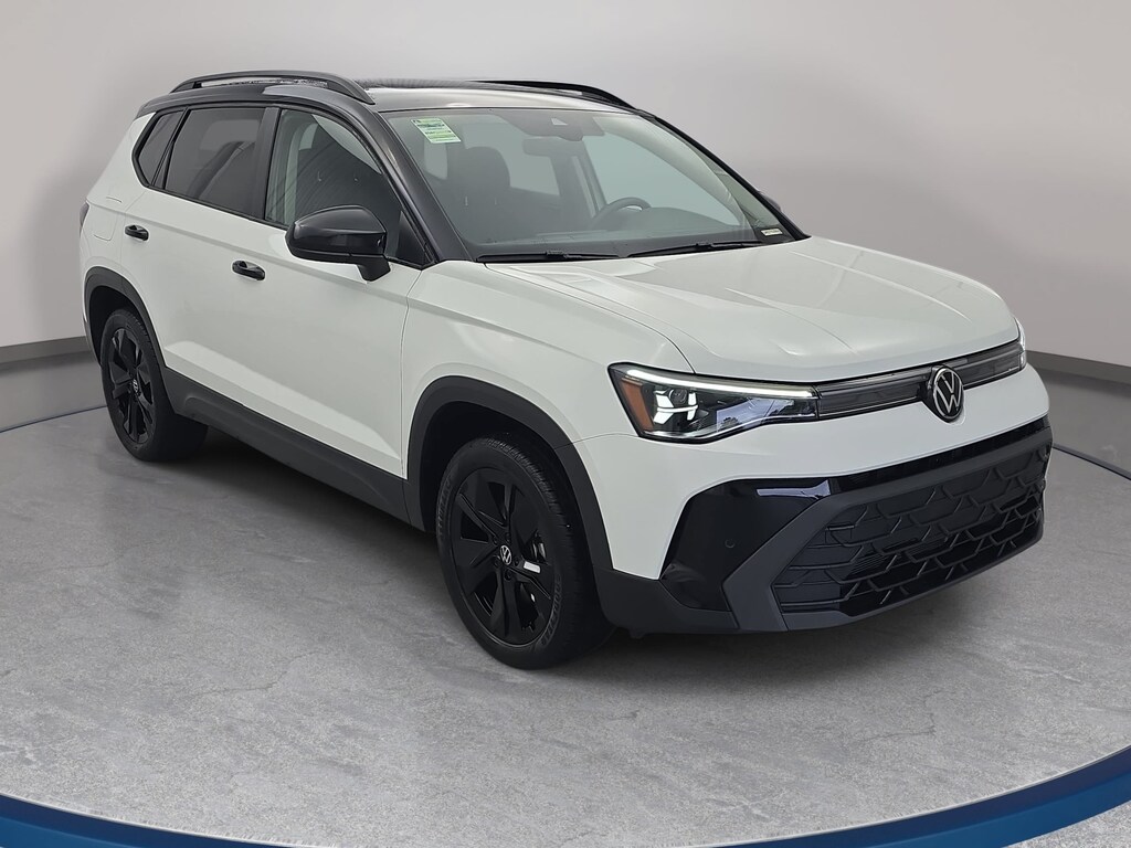 Used 2025 Volkswagen Taos 1.5T SE Black SUV