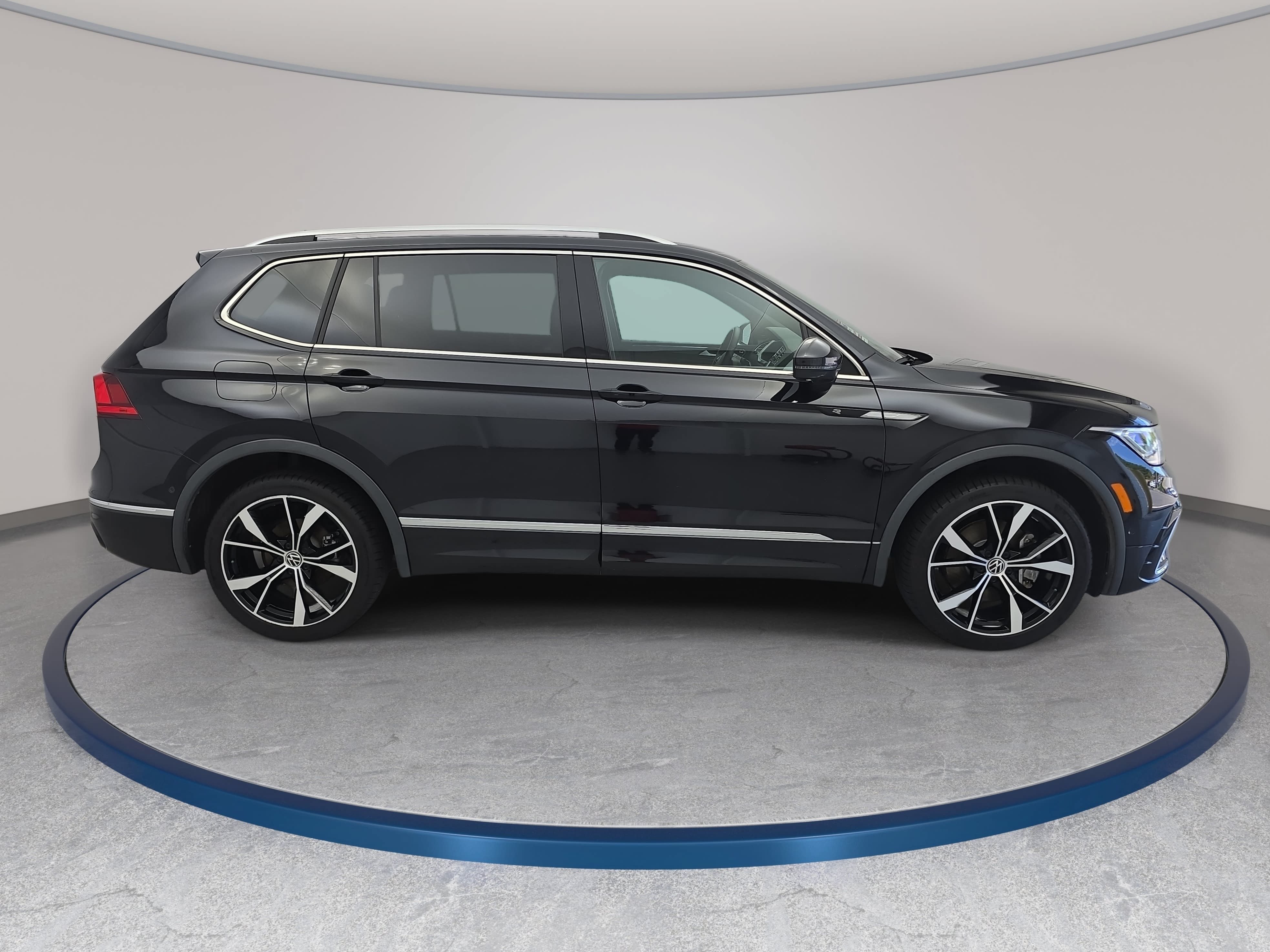 Certified 2023 Volkswagen Tiguan 2.0T SEL R-Line SUV