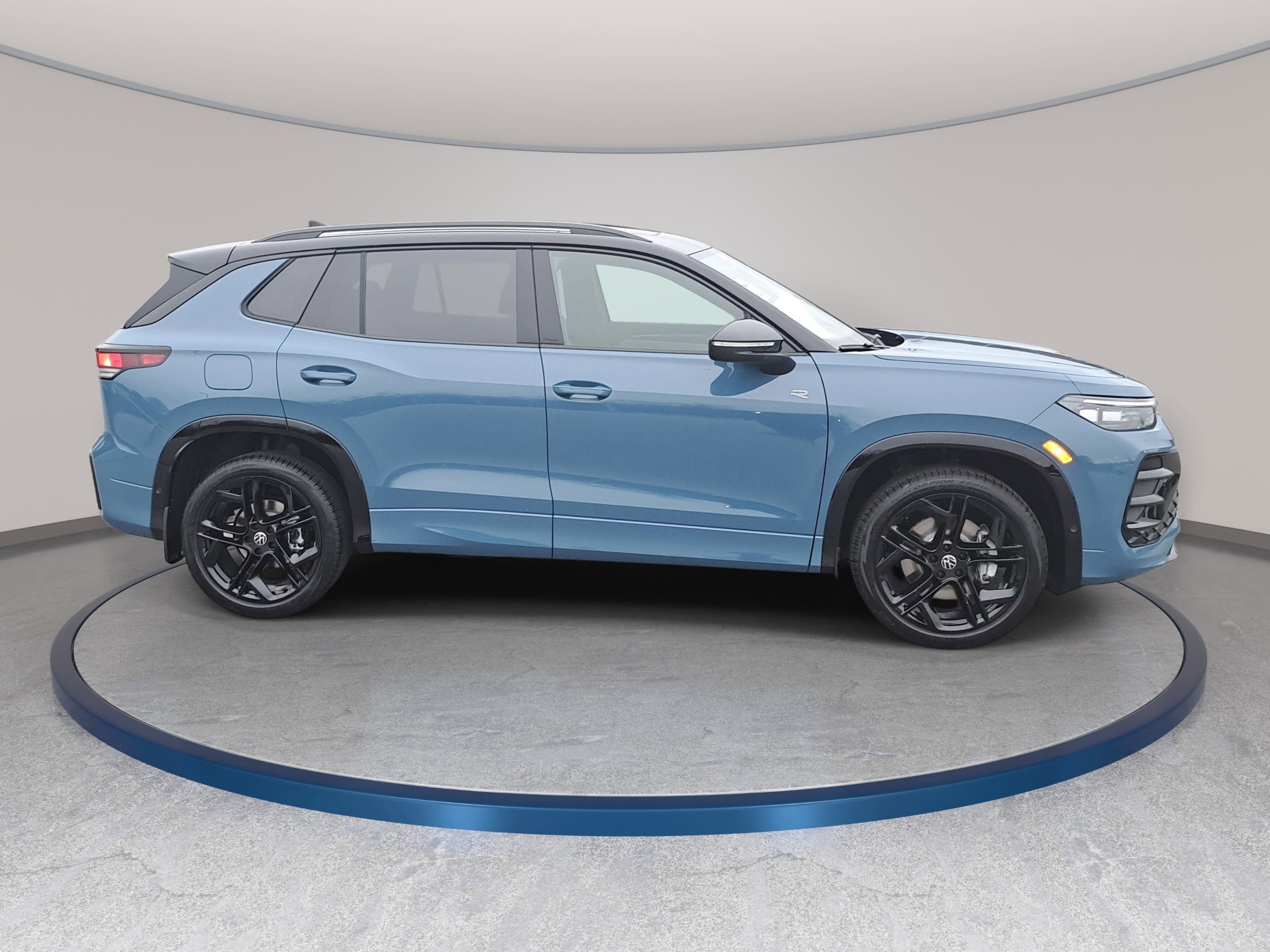 New 2026 Volkswagen Tiguan SE R-Line Black SUV