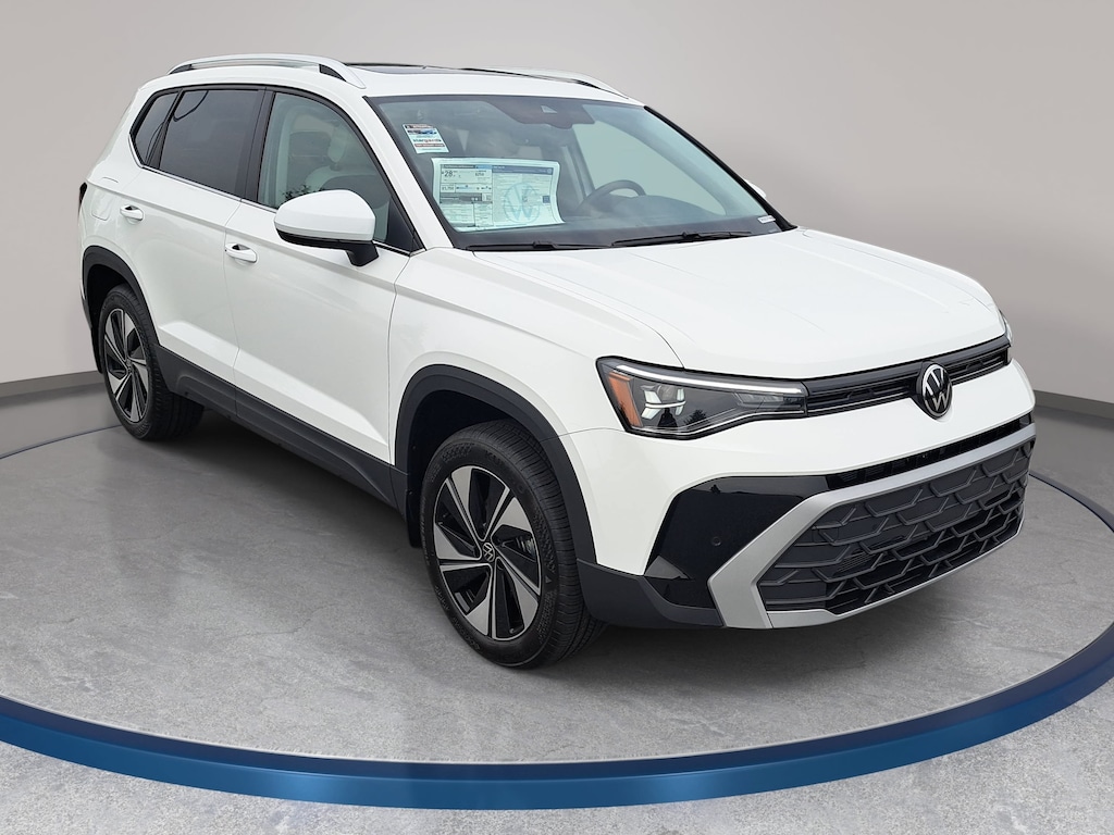 New 2026 Volkswagen Taos SE SE 4MOTION