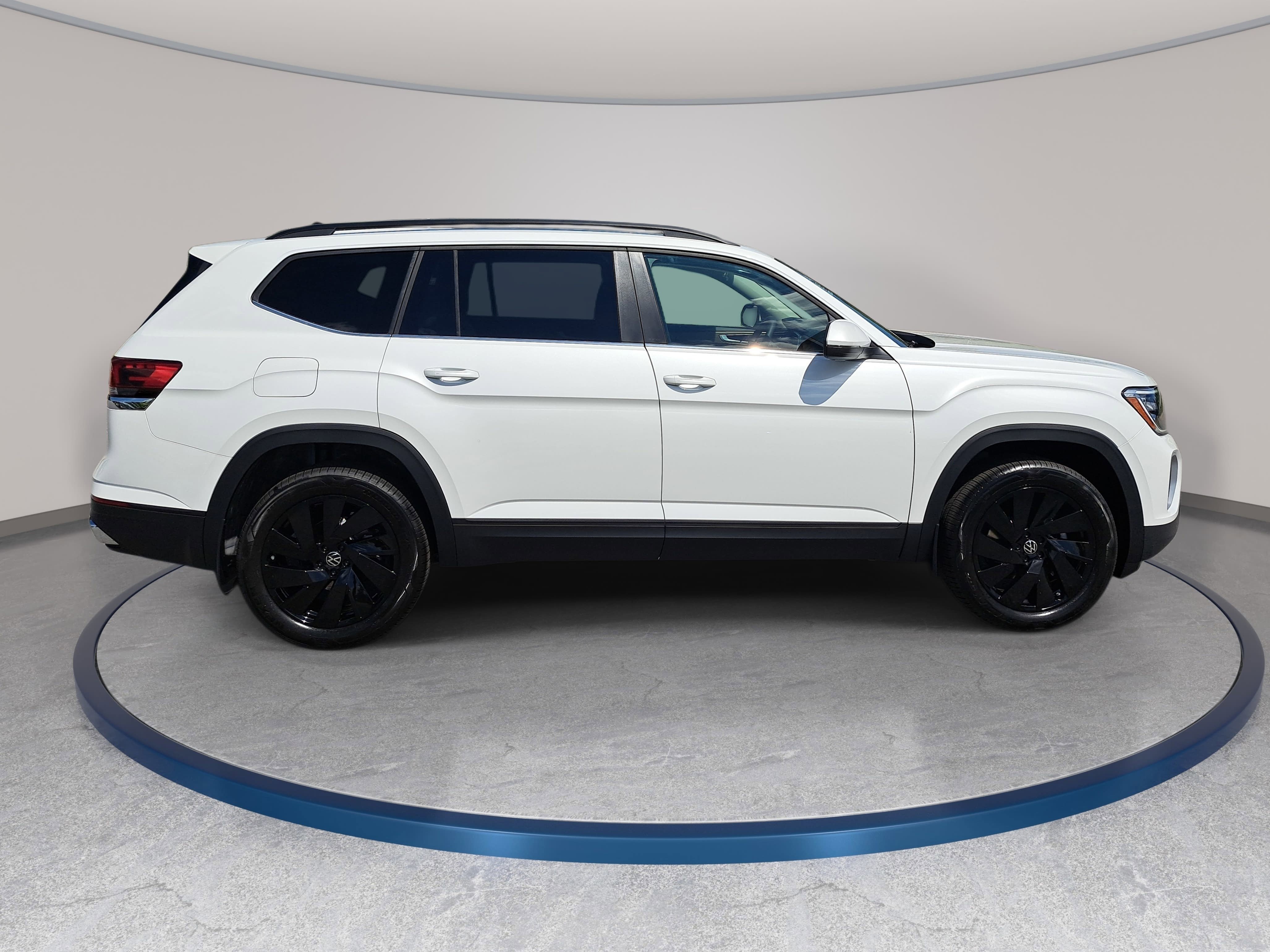 New 2026 Volkswagen Atlas SE w/Technology SUV