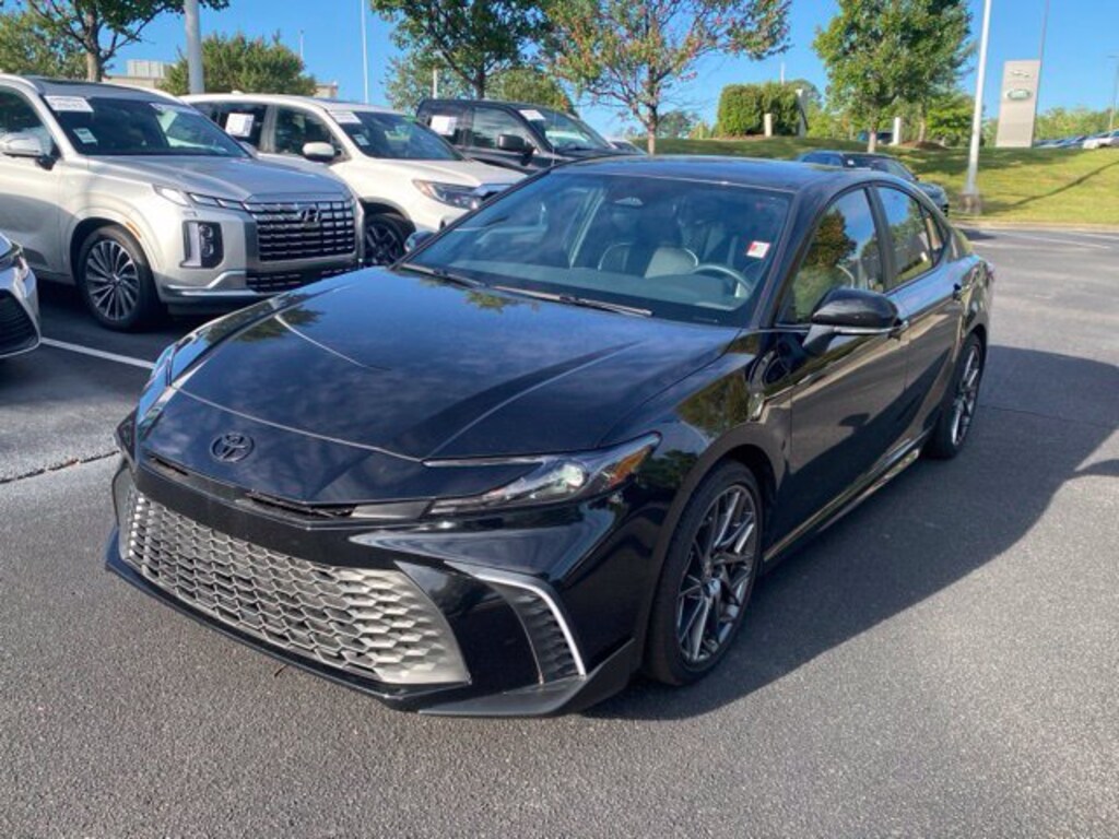 Used 2025 Toyota Camry SE Sedan
