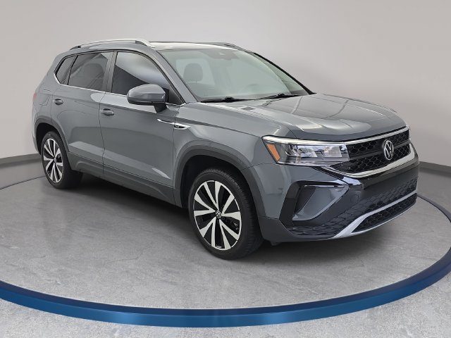 Used 2022 Volkswagen Taos SE SE FWD