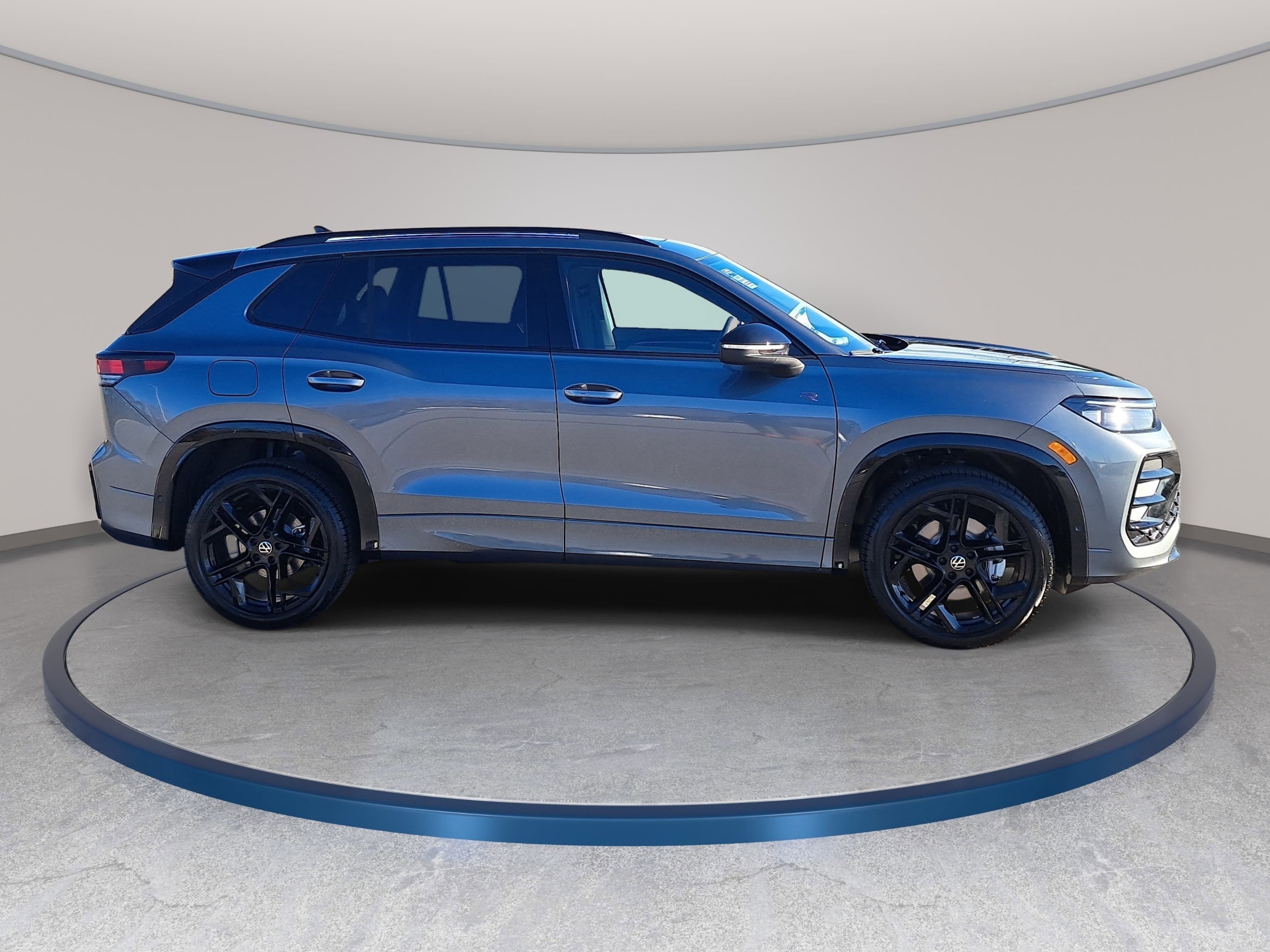 New 2026 Volkswagen Tiguan SE R-Line Black SUV